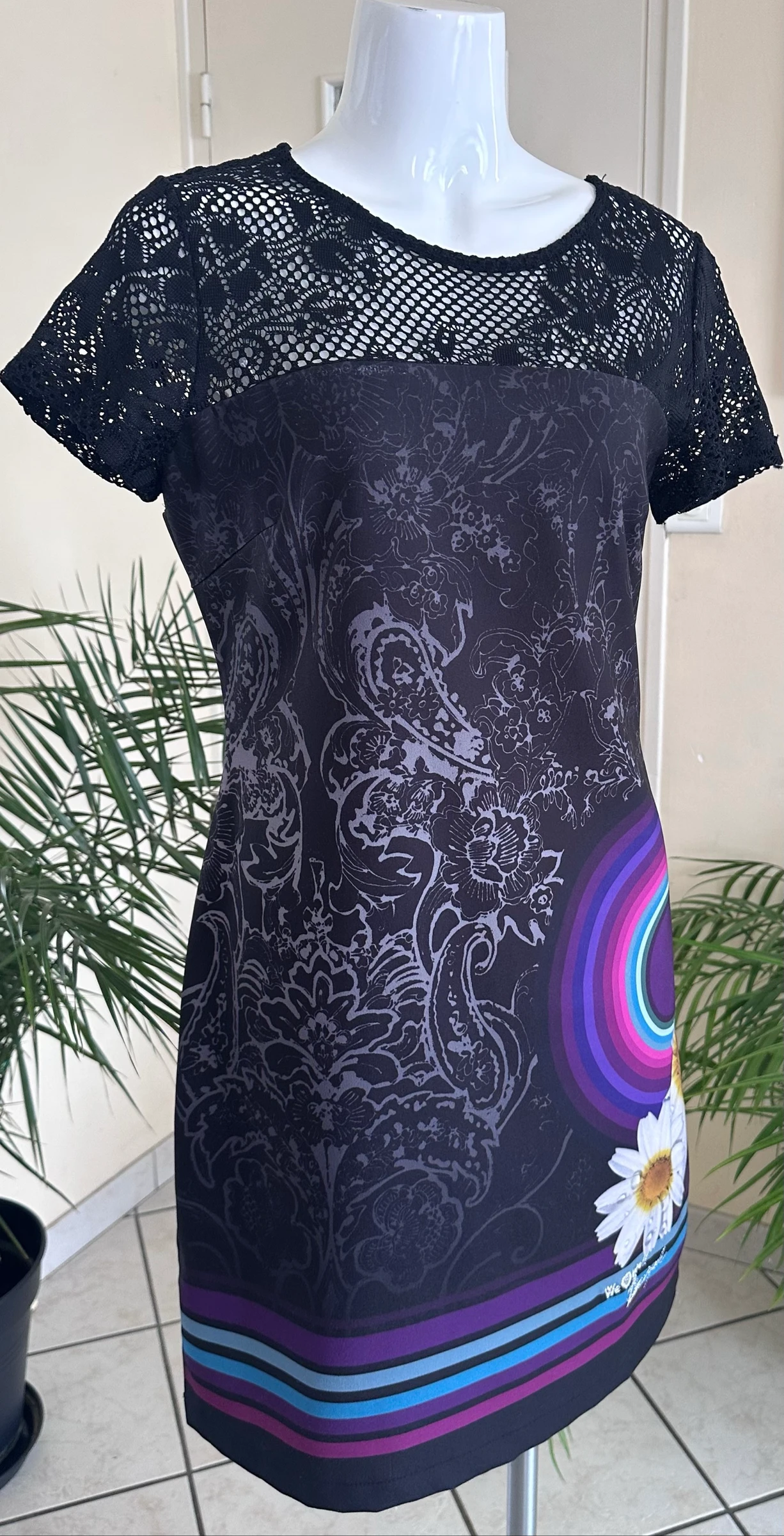 Robe Gráfica Nova Desigual – Modelo Forrado – Tamanho 42 – Nunca Usada – photo 9